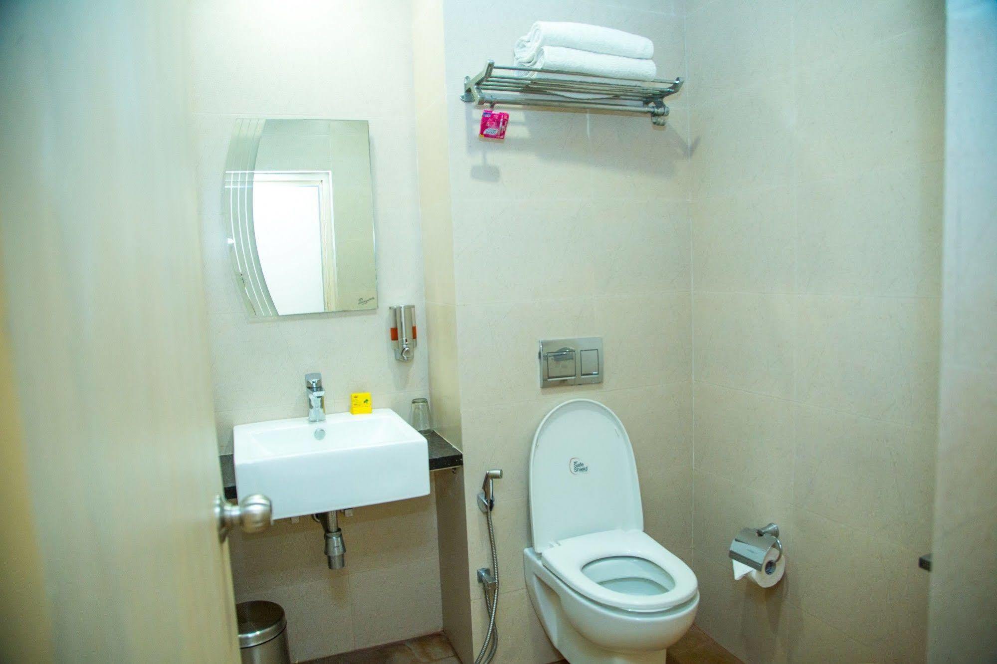 Fabhotel Kinnera Comforts Railway Station Визакхапатнам Екстериор снимка