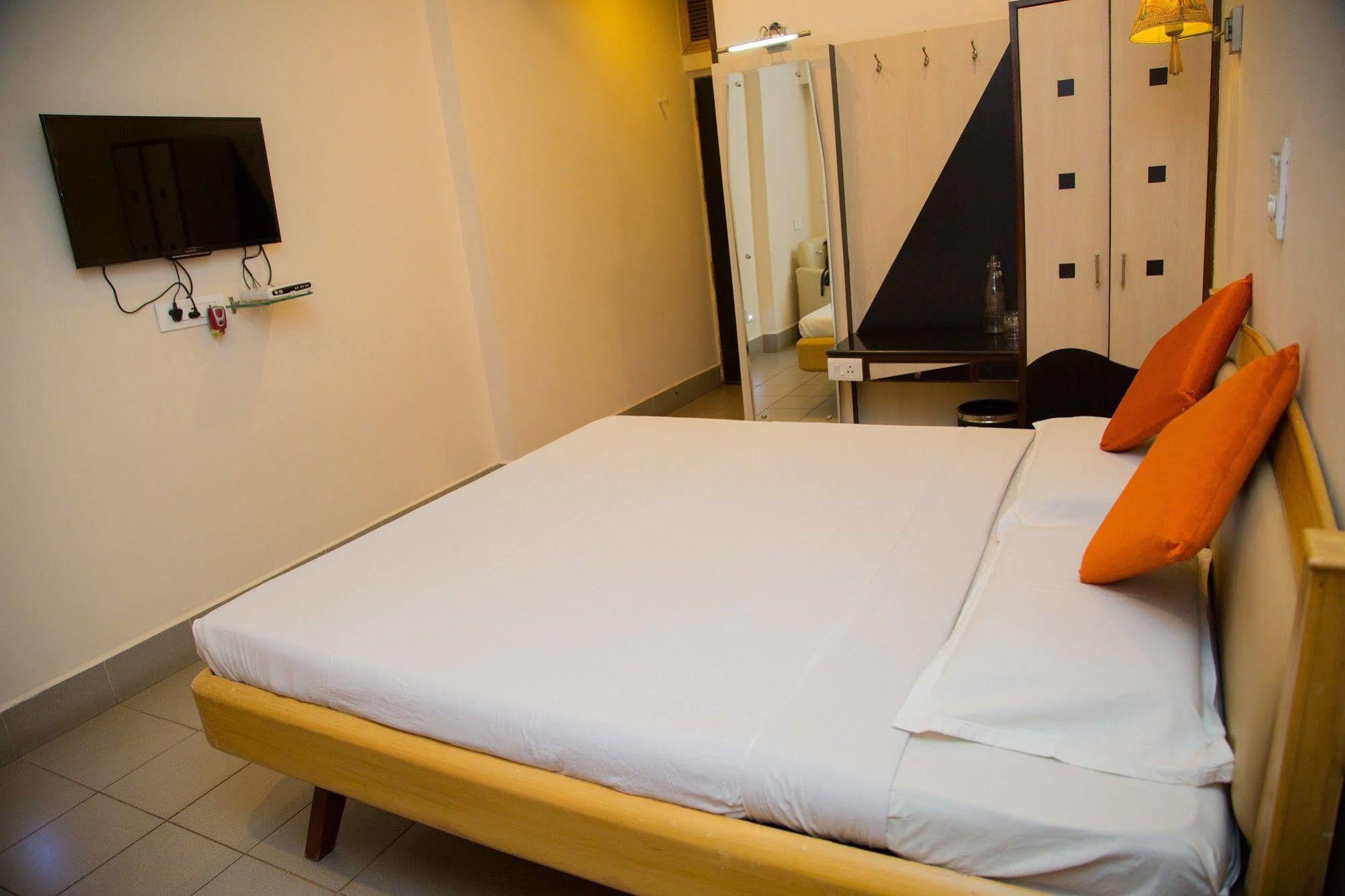 Fabhotel Kinnera Comforts Railway Station Визакхапатнам Екстериор снимка