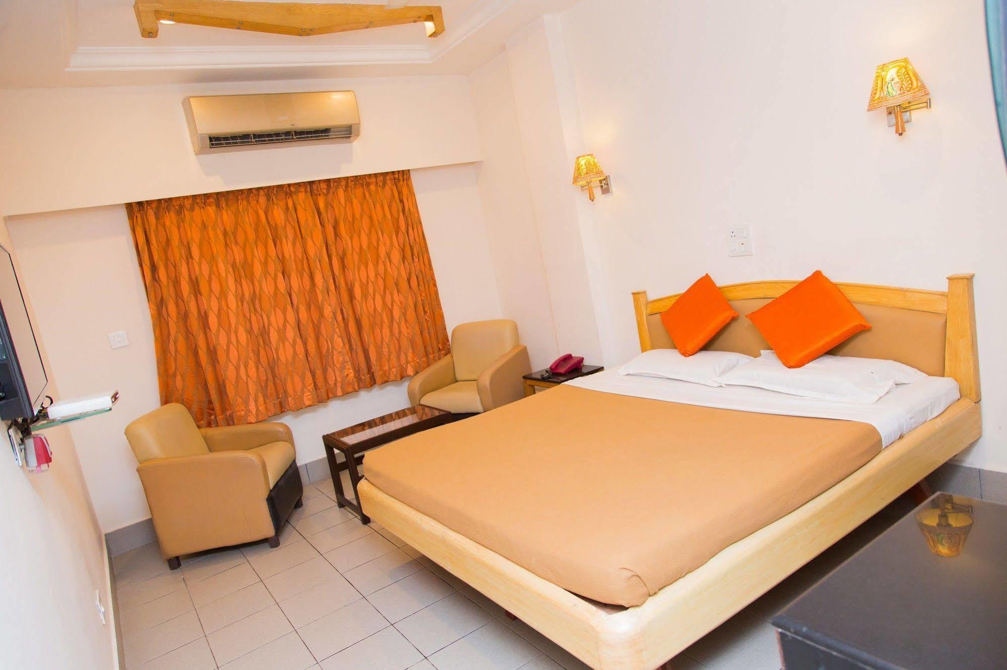 Fabhotel Kinnera Comforts Railway Station Визакхапатнам Екстериор снимка